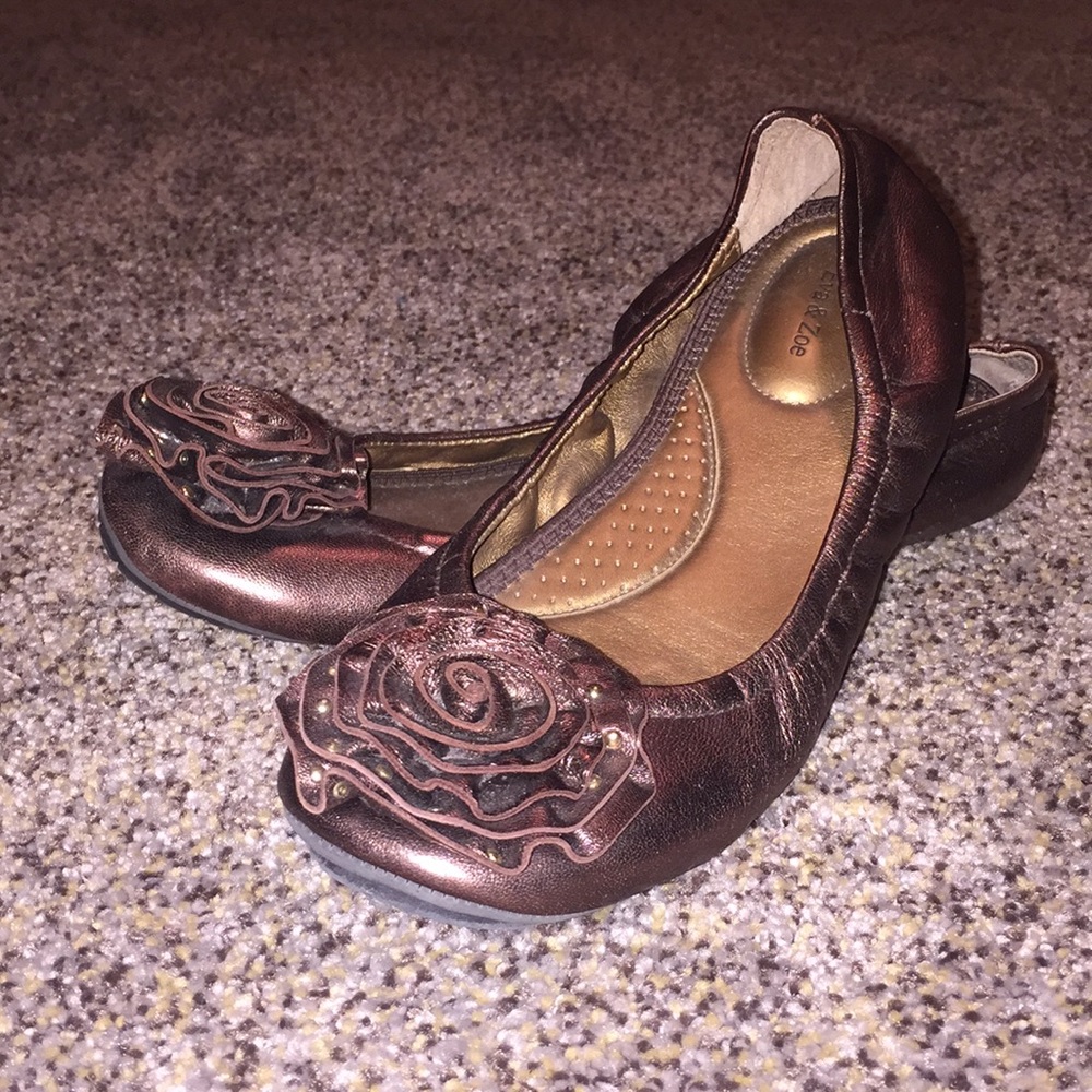 Eva and Zoe brown ballet flats